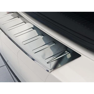 Abbildung von AZUGA Ladekantenschutz aus Edelstahl mit 3D Abkantung passend für Skoda Octavia III Combi ab 6/2013 2/2017 (5E) AZ29000117 Stoßstangenschutz