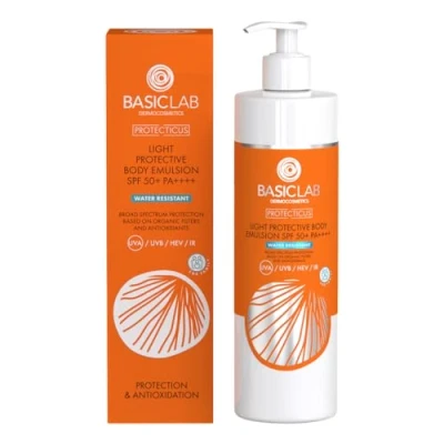 Abbildung von BasicLab Dermocosmetics Wasserfeste Sonnenschutzlotion SPF50+ Hoher Sonnenschutz 300 ml Für Kinder und Erwachsene, Frauen Männer, Leicht einfach aufzutragen