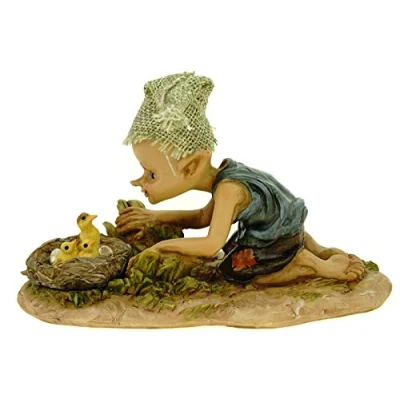 Abbildung von Joh. Vogler GmbH Wunderbare Entdeckung Pixie entdeckt Entennest im Schilf 15 cm Figur Kobold Fee Fabelwesen