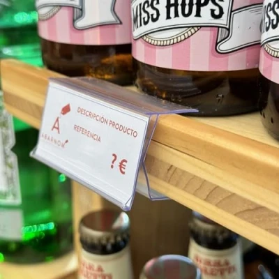 Abbildung von Bausatz mit 50 Preishaltern für Holzregale. 26x60mm. Transparent. Preisschilder, Ladenpreisetiketten, Regalpreishalter, Etikettenhalter