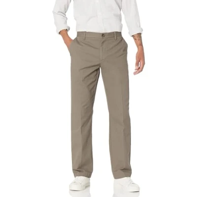 Abbildung von Amazon Essentials Herren Knitterfreie Flatfront Chinohose mit klassischer Schnitt (erhältlich in Big &amp; Tall), Taupe, 32W / 31L