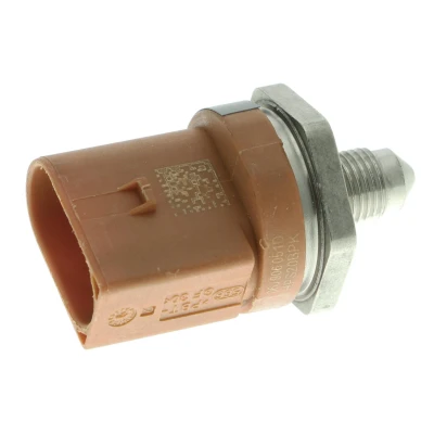 Abbildung von VEMO V10 72 1136 1 Sensor, Kraftstoffdruck vom Kraftstoffverteiler zur Förderleitung Q+, Erstausrüsterqualität VOLKSWAGEN: Passat B6 Variant, GOLF 6