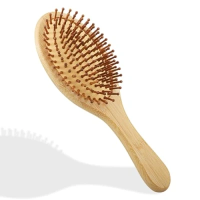 Abbildung von Atliberswo Bambus Haarbürste Holz mit Natur Pins, Bamboo Brush für Frauen Männer und Kinder, Holzmassagekamm, Antistatisch Anti Frizz (Rund)