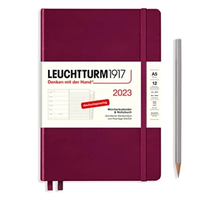 Abbildung von LEUCHTTURM1917 365666 Wochenkalender und Notizbuch Medium (A5) 2023, 12 Monate, Port Red