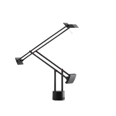 Abbildung von Artemide Original Tizio Tischlampe. Hochwertige Tischleuchte aus Aluminium im klassischen Design. Made in Italy, H max 119 L 78 cm