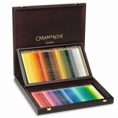 Abbildung von CARAN D&#039;ACHE 999.480 Buntstifte PRISMALO, 80er Holzkoffer