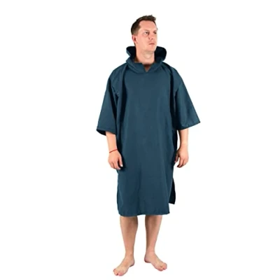 Abbildung von Lifeventure Kompakter Wechselnde Robe Leichter, dehnbarer Mikrofaser Poncho mit Kapuze für Surfen, Schwimmen, Camping