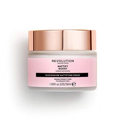 Abbildung von Revolution Hautpflege Mattify Boost weiß