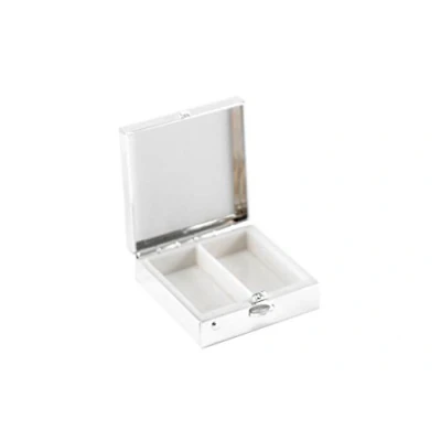 Abbildung von Brillibrum Design Reise Etui inklusive Wunschgravur Pillendose mit 2 Fächern Tablettenbox verchromt Pillendöschen Namensgravur Tabletten Aufbewahrung