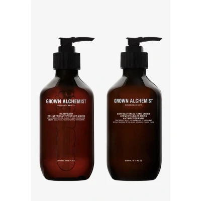 Abbildung von Grown Alchemist Purify &amp; Protect HAND CARE HW Cedarwood Atlas + Antibacterial Körperpflegeset, Größe: One Size,