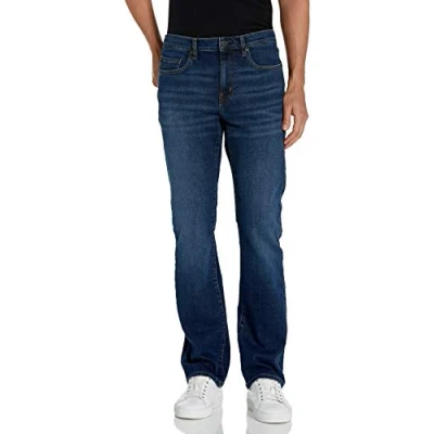 Abbildung von Amazon Essentials Herren Bootcut Jeans mit schmaler Passform, Dunkelblau Vintage, 31W / 32L