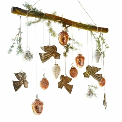 Abbildung von Loberon Deko AST Benfleet, perfekte Basis für Deko, mit raffinierten Metallösen, kreatives Accessoire, Dekoobjekt, Eukalyptusholz, Jute, Eisen, braun