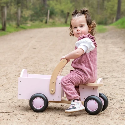 Abbildung von Rutschauto mit Transportkiste kleiner Flitzer Retro Rosa ab 1 Jahre Bandits &amp; Angels