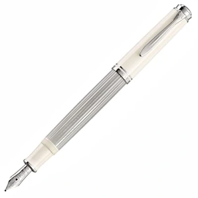 Abbildung von Pelikan Füllhalter Souverän 405, Silber Weiß, Feder F (fein), hochwertiger Kolbenfüller im Geschenk Etui, 815512