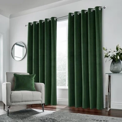 Abbildung von Enhanced Living Verdunklungsvorhänge mit Ösen, 100% Verdunkelung, energiesparend, geräuschreduzierend, aus grünem Samt, 117 x 137 cm, 1 Paar