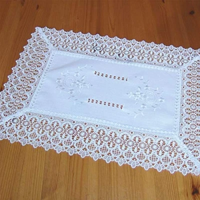 Abbildung von matches21 HOME &amp; HOBBY Tischdecke Tischläufer Mitteldecke Stick Hohlsaum Spitze wollweiß 35x50 cm (1 tlg)