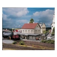 Abbildung von PIKO Modelleisenbahn Set H0 Bahnhof Burgstein