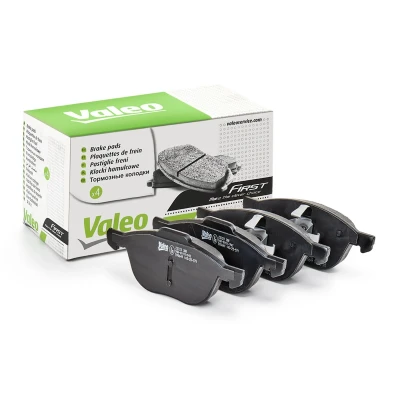 Abbildung von VALEO 598649 Bremsbelagsatz Vorderachse exkl. Verschleißwarnkontakt mit Anti Quietsch Blech FORD: Focus 3, 2 Kombi, Grand C Max, VOLVO: C30