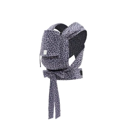 Abbildung von Stokke Limas Babytrage Leopard Lilac (OCS) Half Buckle für Neugeborenee Drei Trageoptionen Sicher von Geburt an &amp; bis zu 15 kg