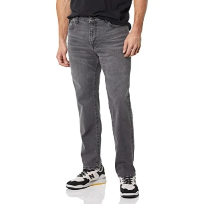 Abbildung von Amazon Essentials Herren Stretchjeans, athletische Passform, Verwaschenes Grau, 36W / 28L