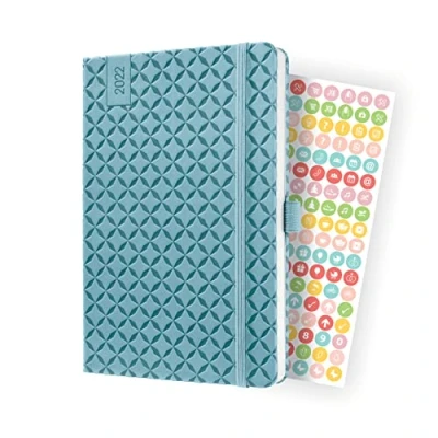 Abbildung von SIGEL J2113 Wochenkalender Jolie 2022 ca. A5 blau Hardcover 174 Seiten mit fröhlichem Kalendarium, vielen Infos und praktischen Stickern FSC zertifiziert Terminplaner
