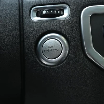 Abbildung von LLKUANG für LR4 Discovery 4 &amp; Land Rover Range Sport 10 13 Silber Motorstopp Druckknopfschalter Aufkleber Abdeckung Aluminiumlegierung Autozubehör
