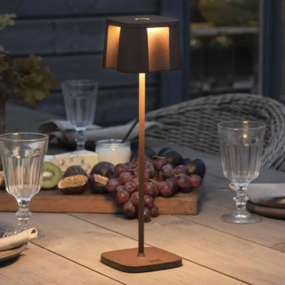 Abbildung von Konstsmide Tischleuchte Nice rostfarben Indoor/Outdoor USB 7818 970, 10 cm (L)/10 (B)/36 (H)
