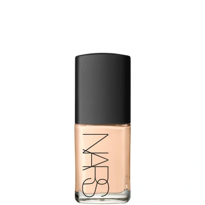 Abbildung von NARS Sheer GLOW Foundation Foundation, Größe: 30 ml, Yukon