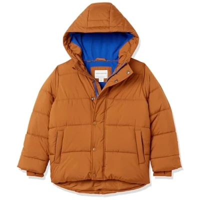 Abbildung von Amazon Essentials Jungen Schwere Pufferjacke mit Kapuze, Hellbraun, 11 12 Jahre
