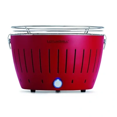 Abbildung von LotusGrill Classic Feuerrot G340 der raucharme Holzkohlegrill/Tischgrill mit USB Anschluß