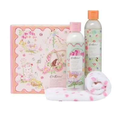 Abbildung von Cath Kidston Carnival Parade Handtuch und Duschgel Bade Geschenkset