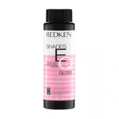 Abbildung von Redken Shades EQ Demi permanente Färbung 3 x 60 ml 05C Chili