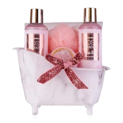 Abbildung von Accentra COSY MOMENTS Bade &amp; Duschset in rosé Geschenk Set zur Entspannung für Frauen zum Geburtstag oder Weihnachten 4 Teiliges Wellness Pflegeset mit Mini Deko Badewanne
