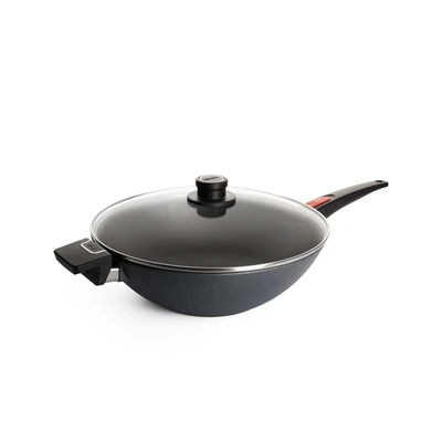 Abbildung von Woll Diamond Lite Wok und Rührpfanne mit Deckel Induktiv , Ø 34 cm, 11 cm hoch Geeignet für alle Herdarten, Aluminiumguss, Antihaft Versiegelung, backofenfest, anthrazit