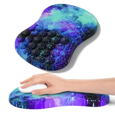 Abbildung von Mauspad mit Handgelenkauflage,Ergonomisches Mousepad zur Linderung von Schmerzen im Karpaltunnel, Memory Schaum Rutschfester Gummi Basis Office Mat für Computer, Laptop, Desktop (Blaue Galaxie)