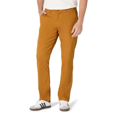 Abbildung von Amazon Essentials Herren Legere Stretch Chinohose in sportlicher Passform (in Übergröße erhältlich), Dunkles Kamelbraun, 28W / 29L