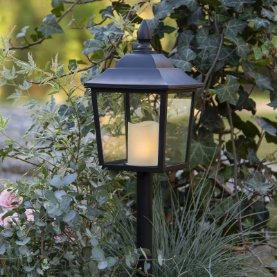 Abbildung von STAR TRADING LED Laterne Grablicht Erdspieß flackernde Kerze f. Friedhof 52cm Timer, Classic, warmweiß (2100K bis 3000K)