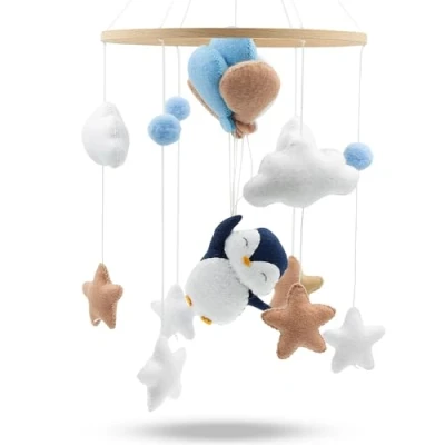 Abbildung von Baby Mobile süßer Pinguin Mobiles mit Holzring und süßen Tierchen Perfektes für Babybetten oder als Babyzimmer Deko.