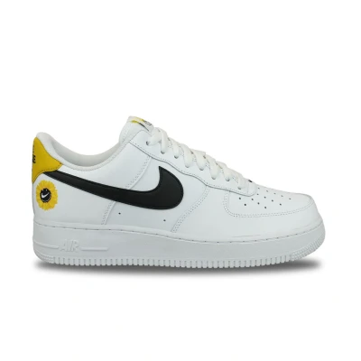 Abbildung von Nike Air Force 1 Low Have a Day White Gold 45