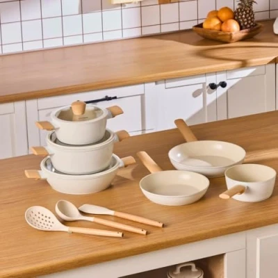 Abbildung von Karaca Topf Set Swiss Crystal Almond Cream 12 teiliges Kochgeschirr Kochtopf Set, Bratpfanne Bratentopf Fleischtopf Stieltopf Pfanne