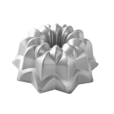Abbildung von Nordic Ware Gugelhupf Backform Vintage Star Bundt Silber ø 26 cm / 2.4 Liter
