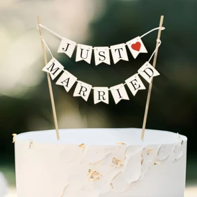 Abbildung von BETESSIN Tortendeko Hochzeit Just Married Cake Topper Mini Girlande für Hochzeitstorte Kuchendekoration Hochzeiten