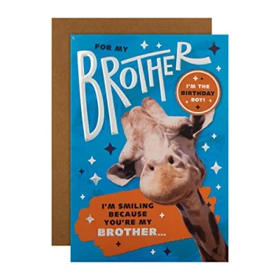 Abbildung von Hallmark Geburtstagskarte für Bruder Lustiges Giraffen Design mit Anstecker