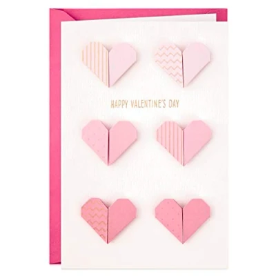 Abbildung von Hallmark Valentinstagskarte Origami Stil Herzen Design