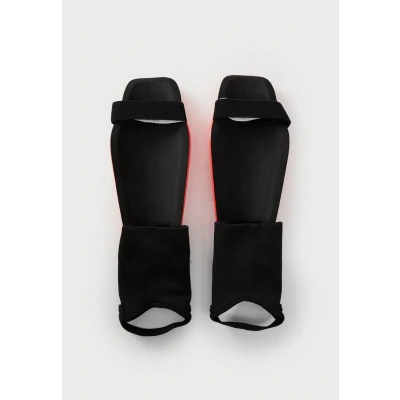 Abbildung von Nike Performance Charge Unisex Schienbeinschoner, Größe: Small, Bright crimson/black/royal tint