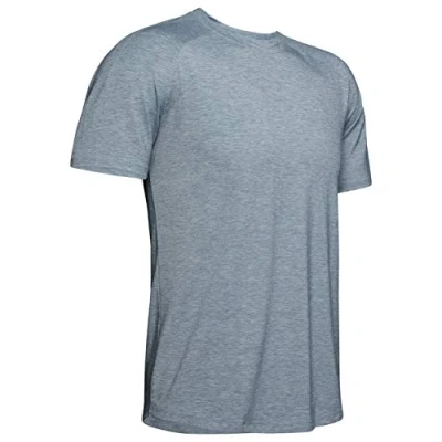 Abbildung von Under Armour Herren Kurzarmshirt Athlete Recovery Travel Tee, Grau, M, 1344139 746