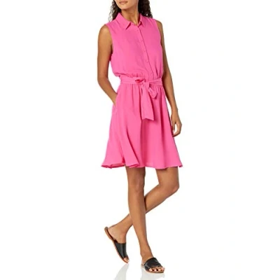 Abbildung von Amazon Essentials Damen Ärmelloses, gewebtes Hemdkleid, Kräftiges Rosa, M