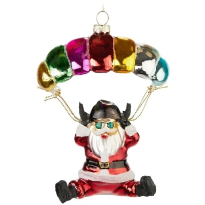 Abbildung von BRUBAKER Weihnachtsbaumkugel Weihnachtsmann mit Fallschirm Handbemalte Weihnachtskugel aus Glas (1 St), 13 cm Baumkugel Fallschirmspringer Santa Christbaumschmuck Bunt