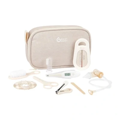 Abbildung von Babymoov Babypflege Set, Kompakt &amp; praktisch, Ab der Geburt, 9 wichtige Accessoires, darunter Haarbürste, digitales Thermometer, Badethermometer, kleiner Nagelknipser, Nagelschere, Nagelfeile, Sand