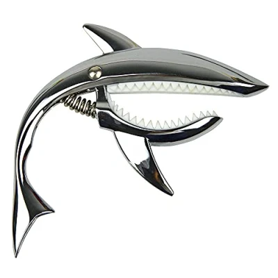 Abbildung von Gitarren Capo, Shark Capo für Akustikgitarre, Zinklegierung Personalisierte Haifisch geformte Gitarre Clip Ukulele Akustik und E mit gutem Handgefühl (Schwarz)
